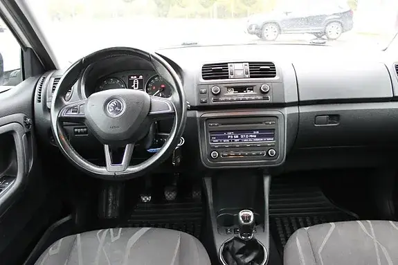 Skoda Fabia 2015 photo 5