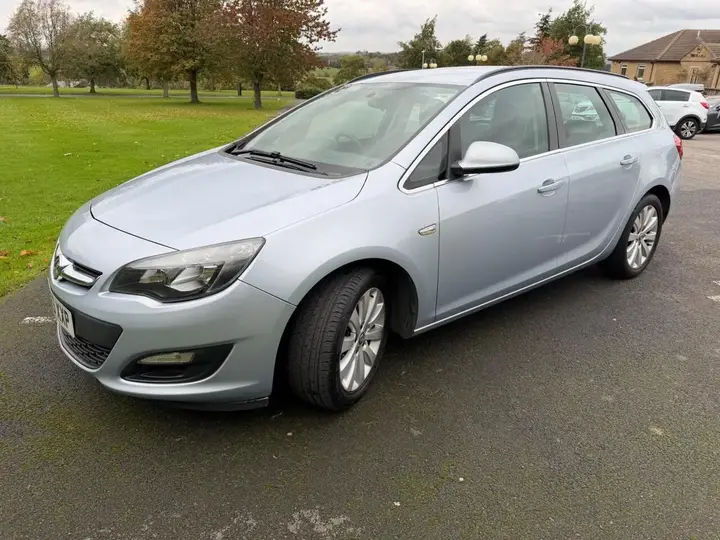 Vauxhall Astra 2014 photo 4