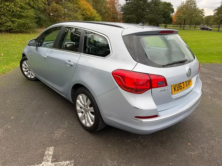 Vauxhall Astra 2014 photo 5