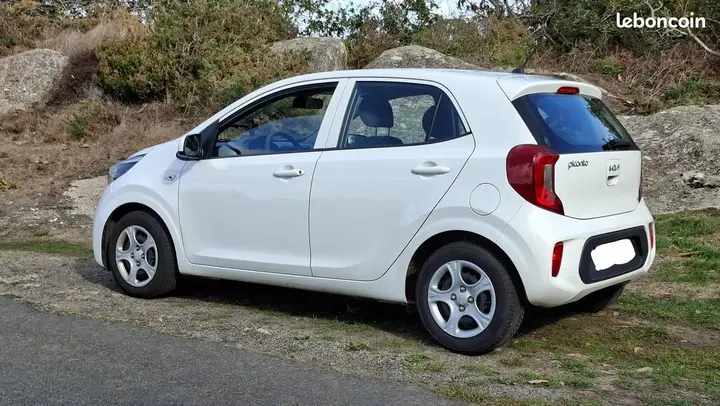 Kia Picanto 2022 photo 2