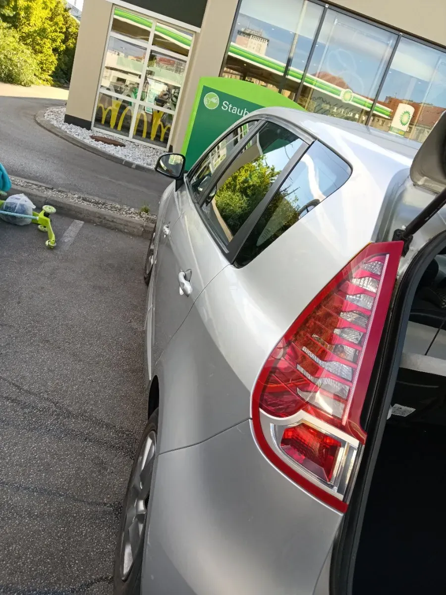 Renault Scénic 2011 photo 3