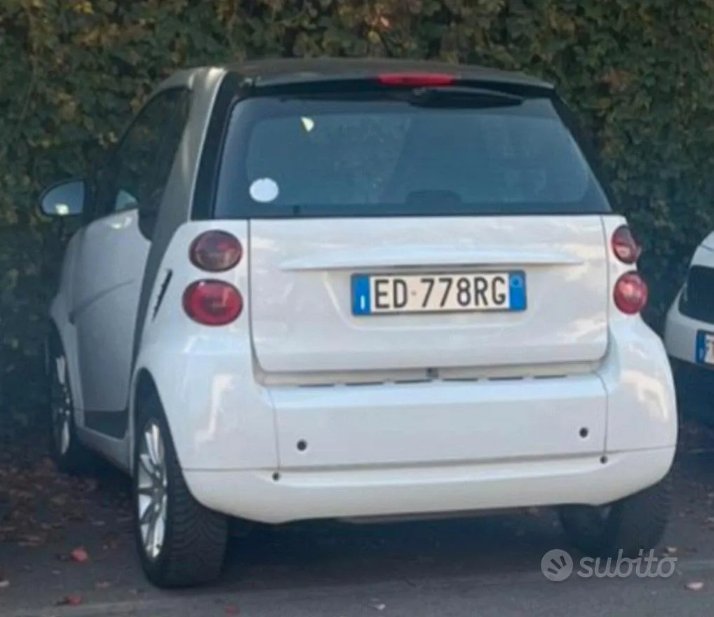 Smart Fortwo 2010 photo 2