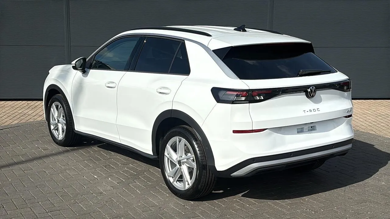 Volkswagen T-Roc photo 3