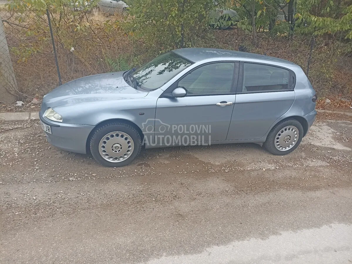 Alfa Romeo 147 2002 photo 2
