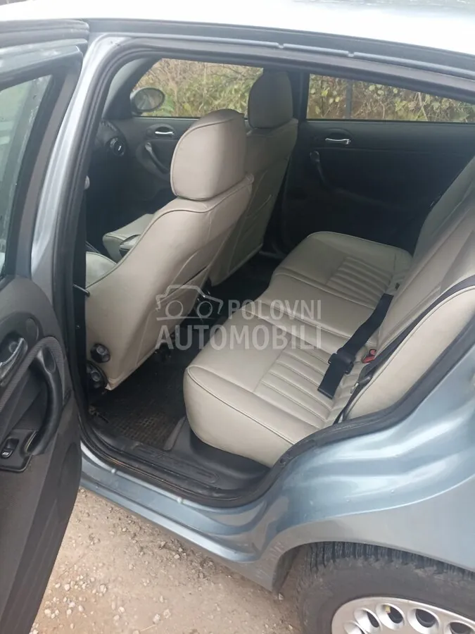 Alfa Romeo 147 2002 photo 4