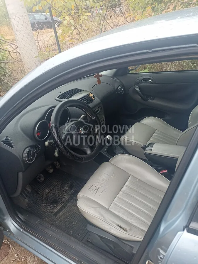 Alfa Romeo 147 2002 photo 5