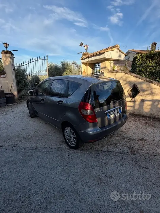 Mercedes-Benz A 180 2012 photo 4