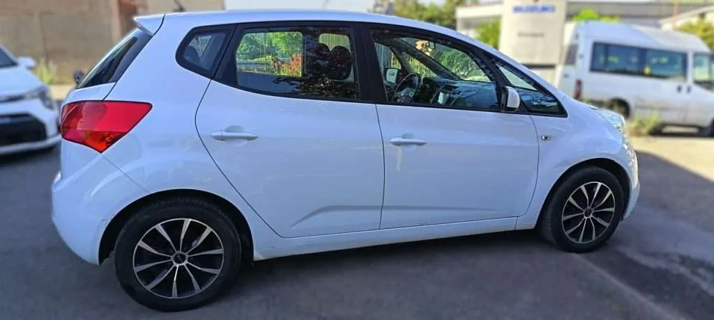 Kia Venga 2016 photo 3