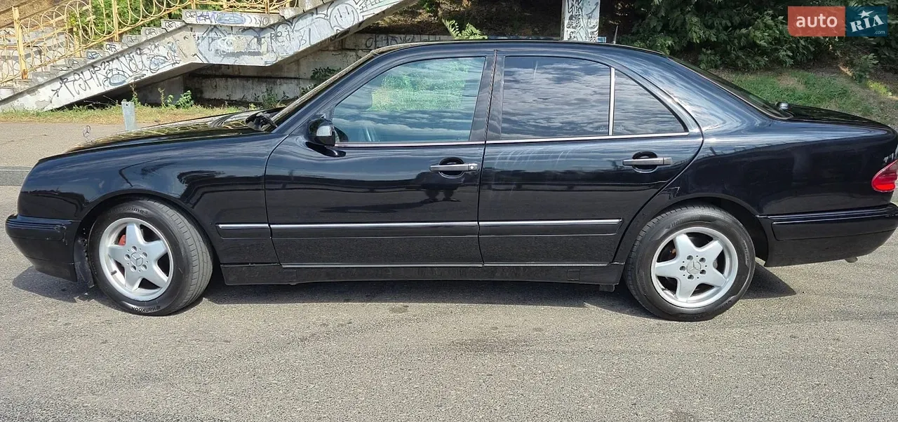 Mercedes-Benz E-Class 1998 photo 3