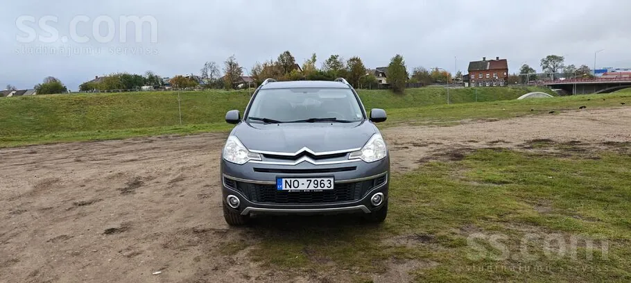 Citroen C-Crosser 2009 photo 3