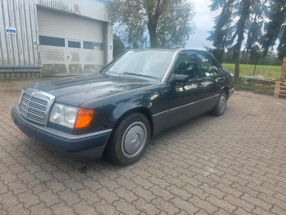 Mercedes-Benz 200E