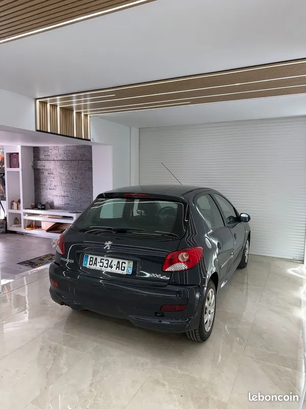 Peugeot 206 2010 photo 3
