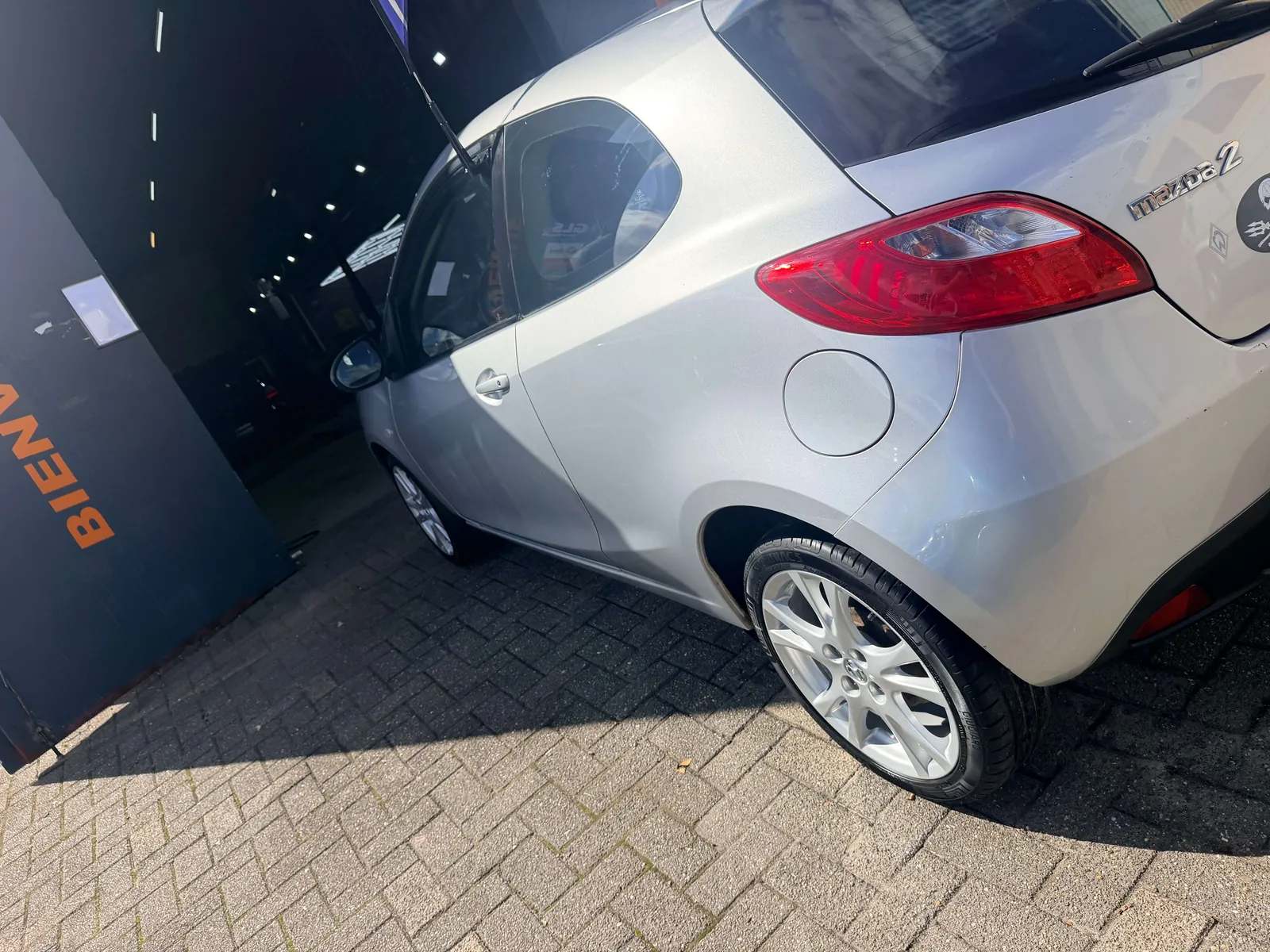 Mazda 2 2008 photo 3