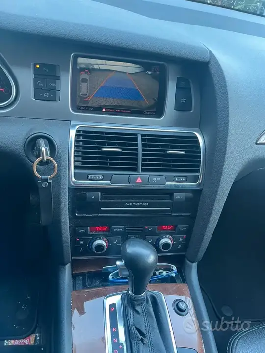 Audi Q7 2010 photo 5