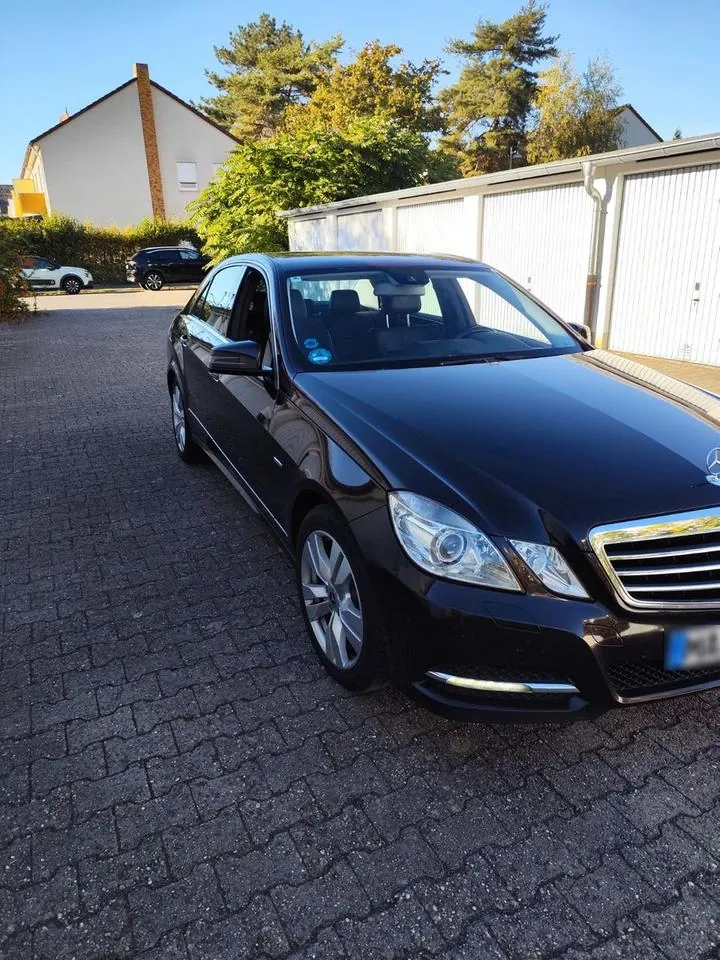 Mercedes-Benz E 200
