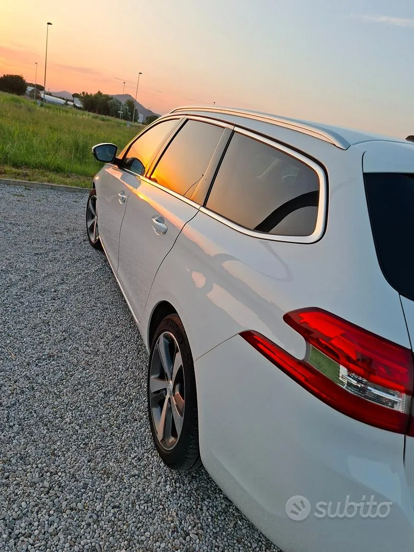 Peugeot 308 2020 photo 3
