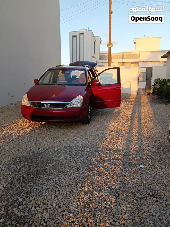 Kia Sedona 2012 photo 3