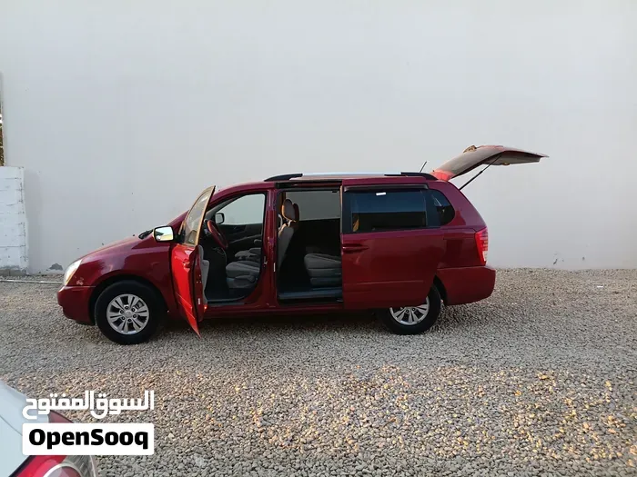 Kia Sedona 2012 photo 2