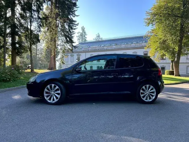 Volkswagen Golf 2003 photo 2