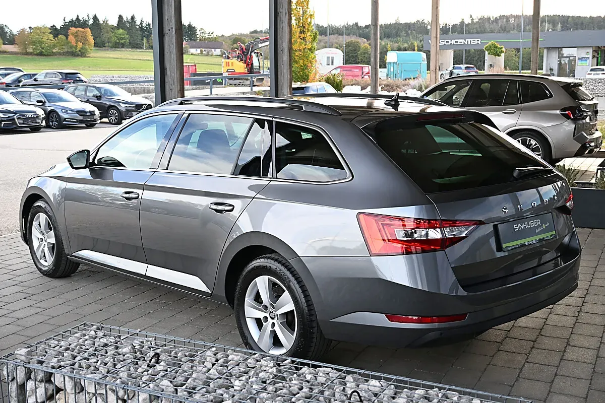Skoda Superb 2023 photo 3