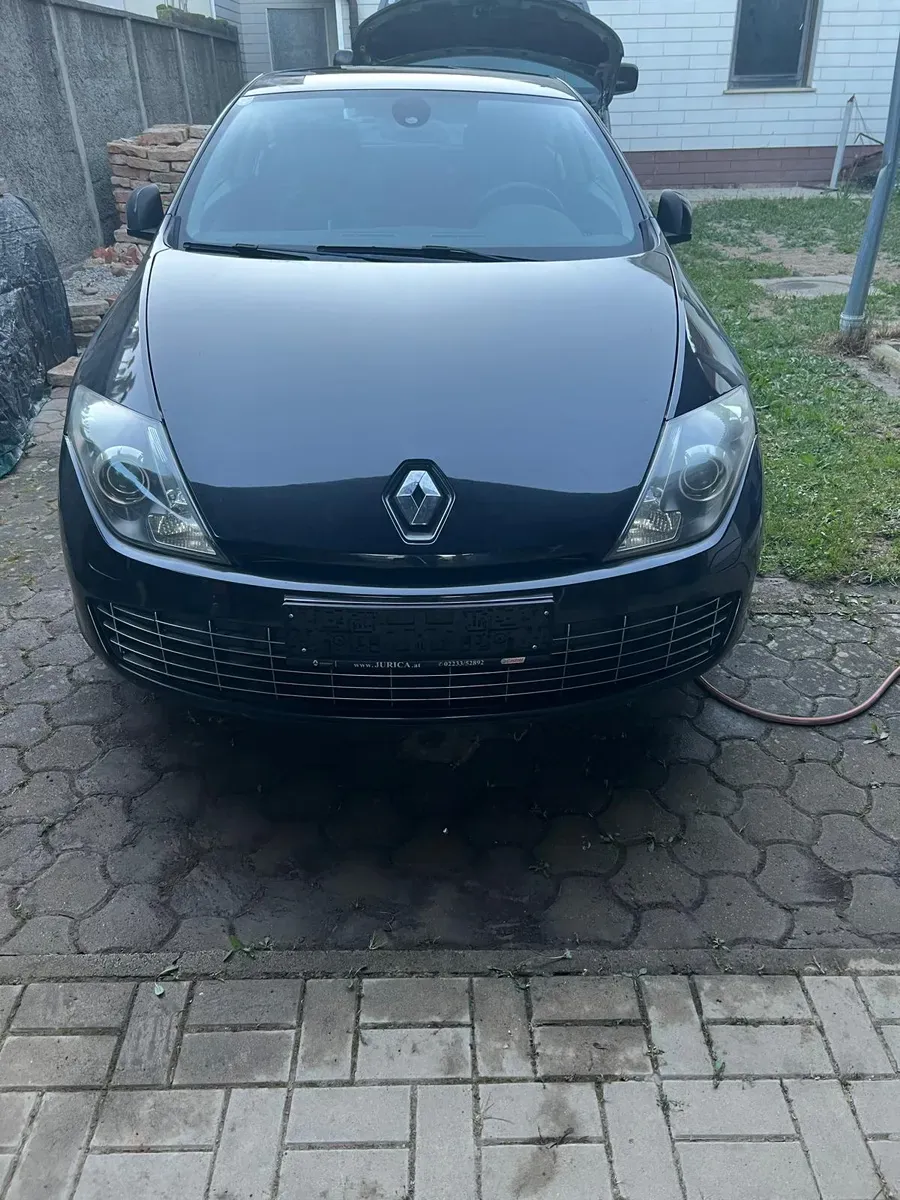 Renault Laguna 2010 photo 2
