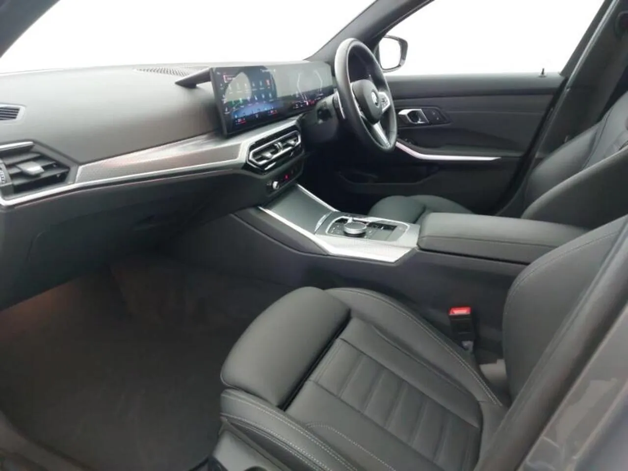 BMW 3 Series 2024 photo 5