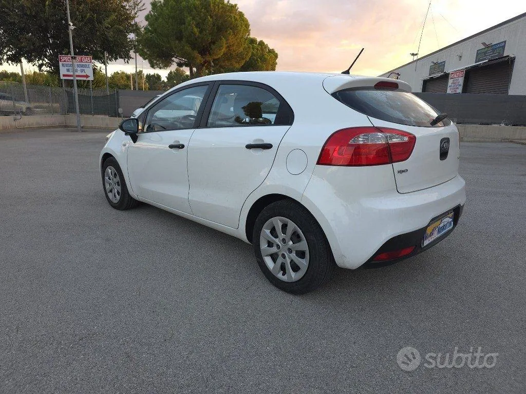 Kia Rio 2012 photo 5