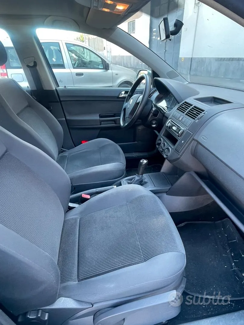 Volkswagen Polo 2008 photo 3