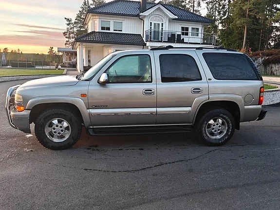 Chevrolet Tahoe 2000 photo 2