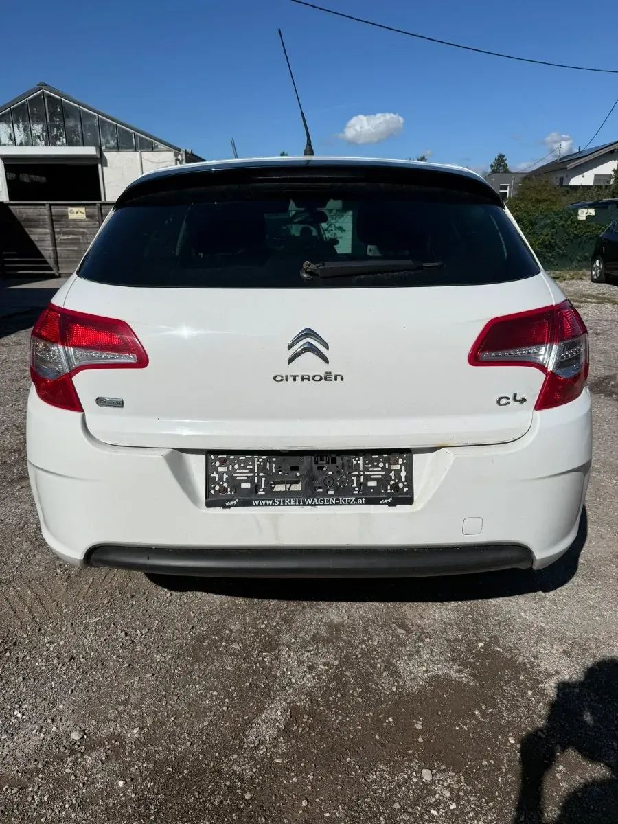 Citroen C4 2011 photo 2