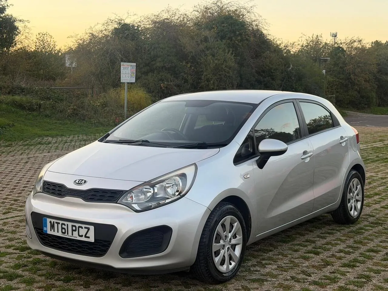 Kia Rio 2011 photo 3