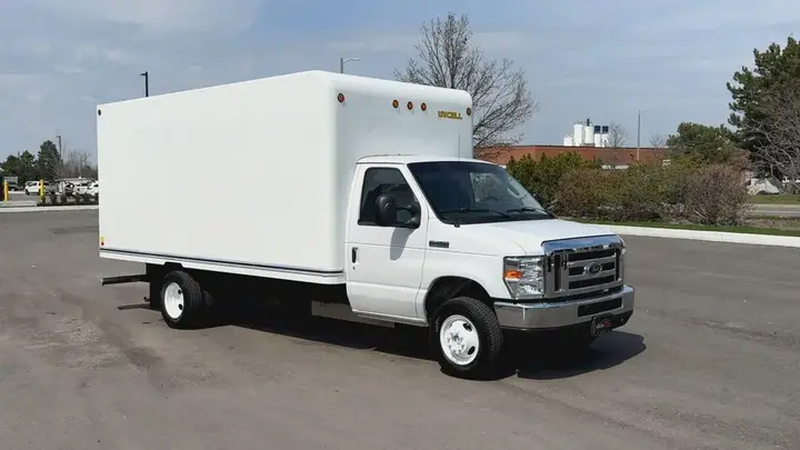 Ford E-450 2019 photo 3