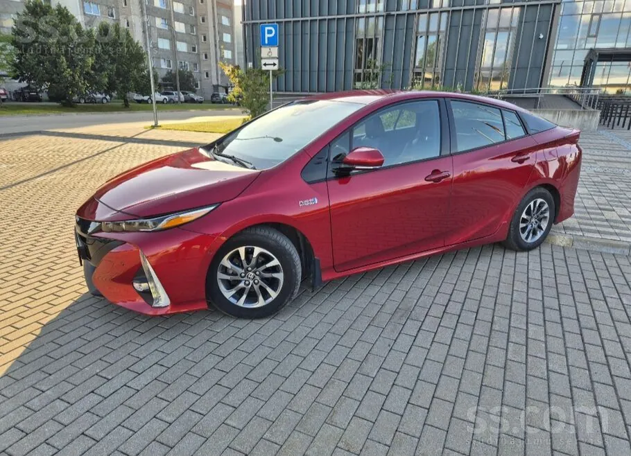 Toyota Prius 2018 photo 2
