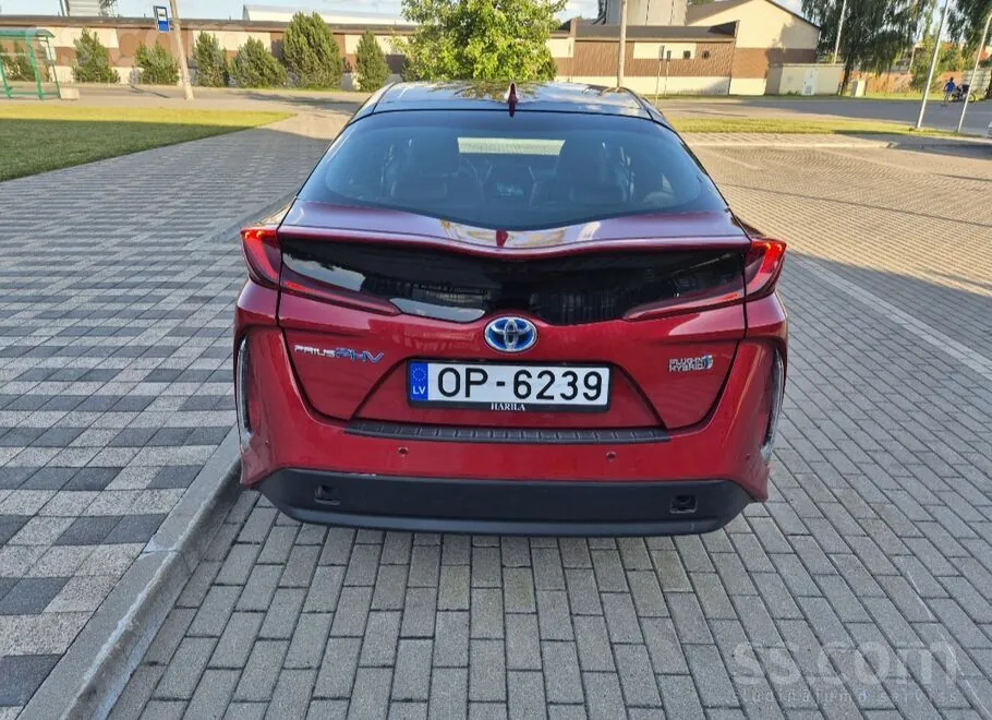 Toyota Prius 2018 photo 3