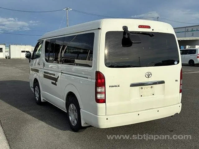 Toyota Hiace Wagon 2012 photo 3