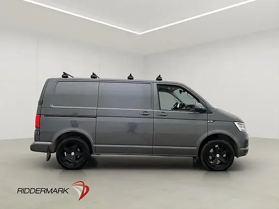 Volkswagen Transporter 2018 photo 2