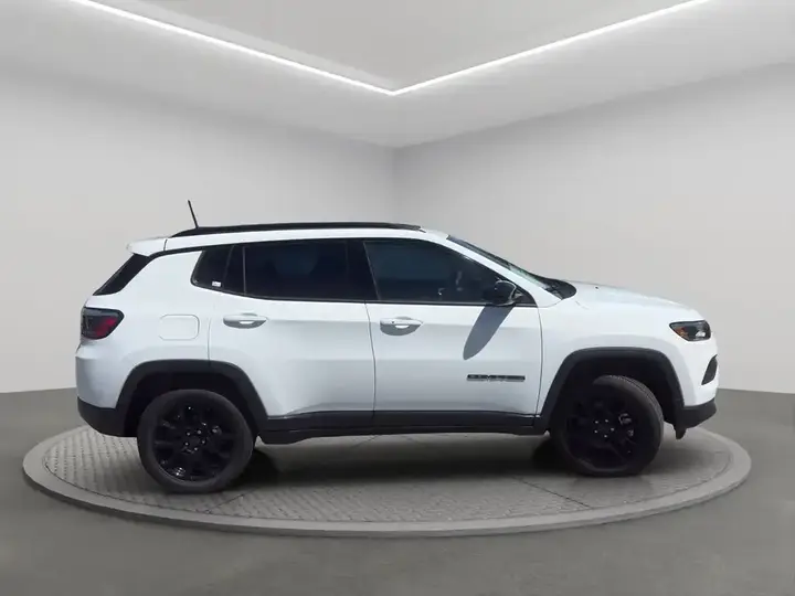 Jeep Compass 2026 photo 3
