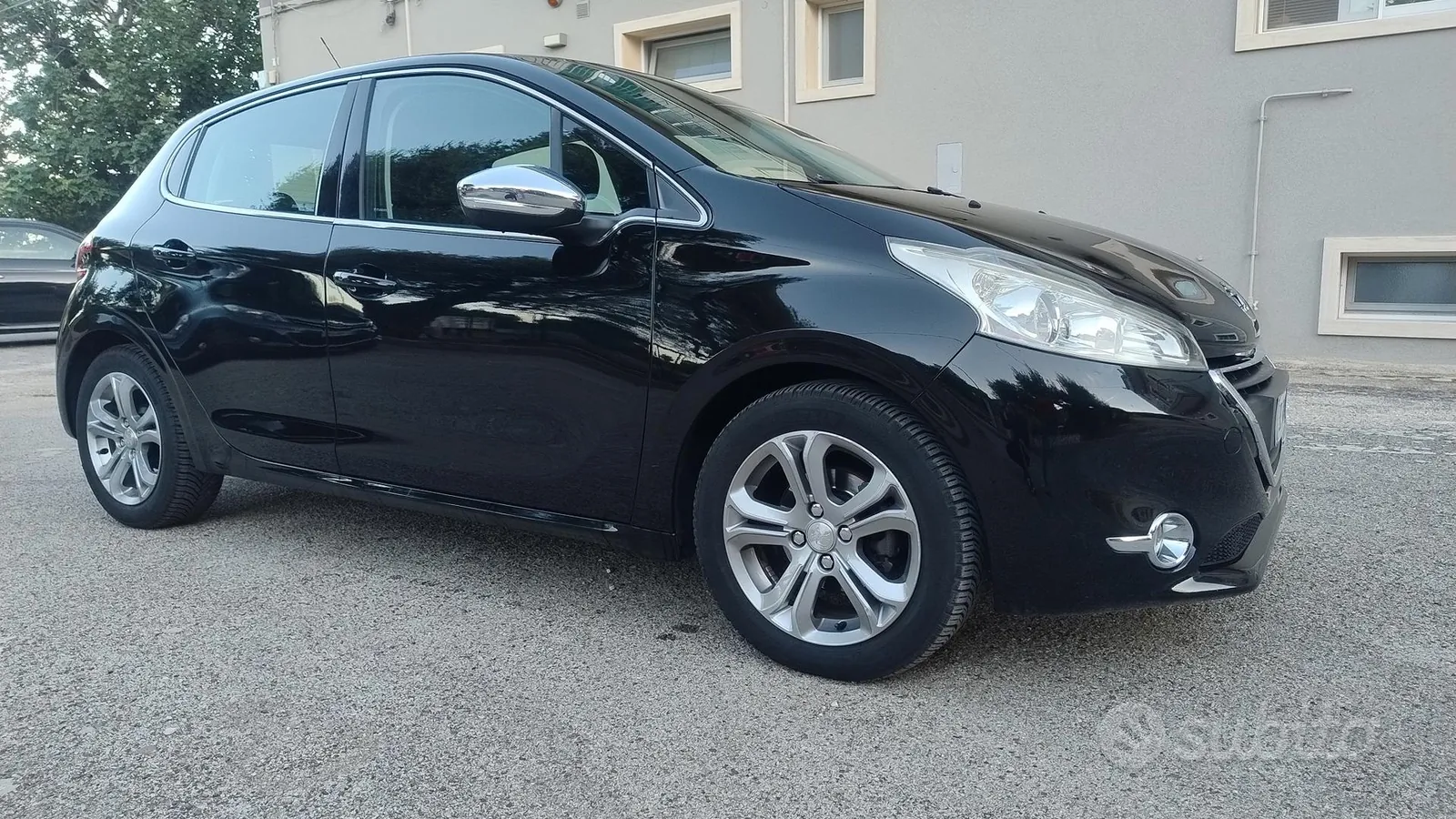 Peugeot 208 2014 photo 2