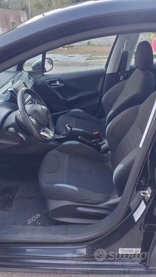 Peugeot 208 2014 photo 5