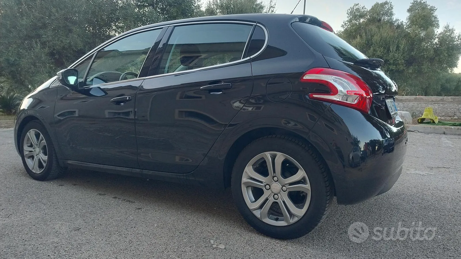Peugeot 208 2014 photo 4