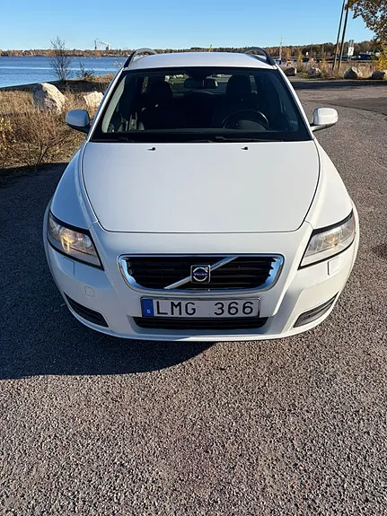 Volvo V50 2009 photo 2