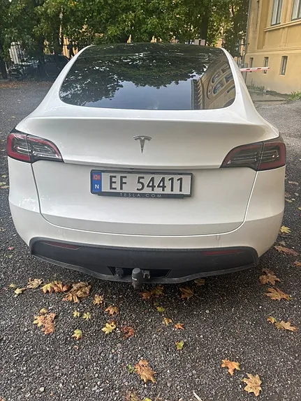Tesla Model Y 2023 photo 3