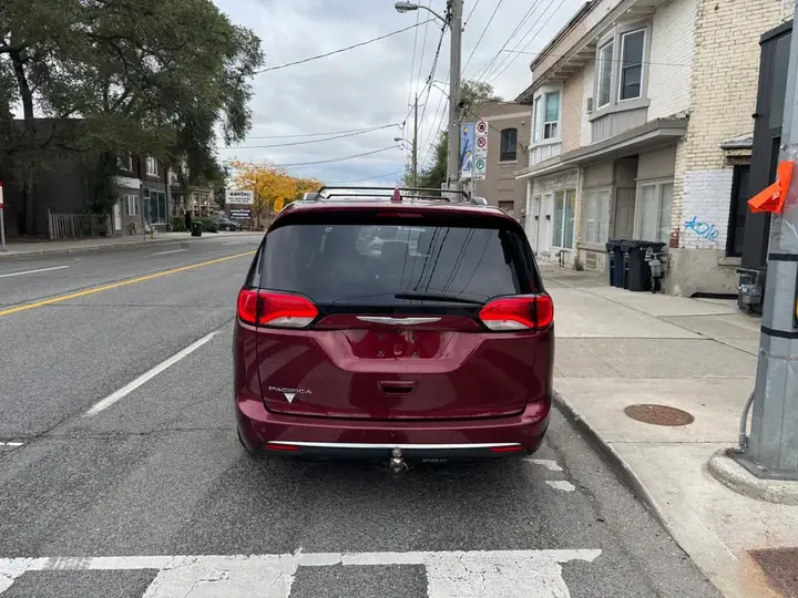 Chrysler Pacifica 2017 photo 5