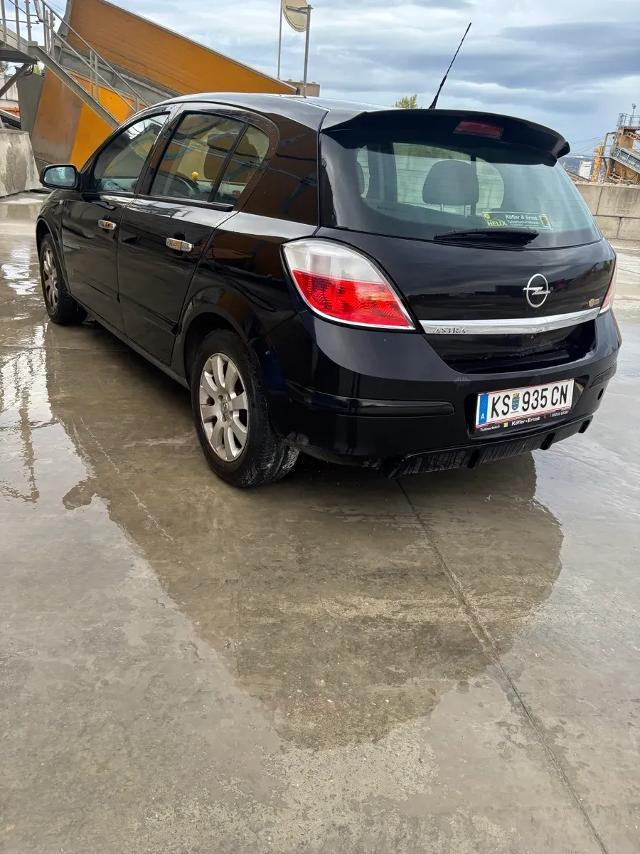 Opel Astra 2006 photo 2