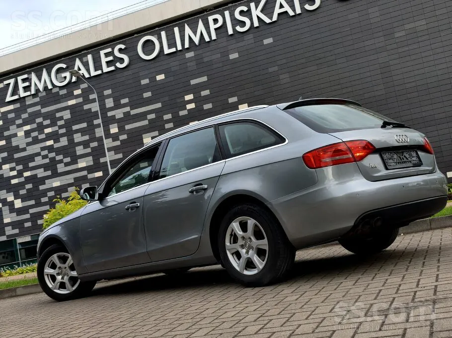 Audi A4 2011 photo 4