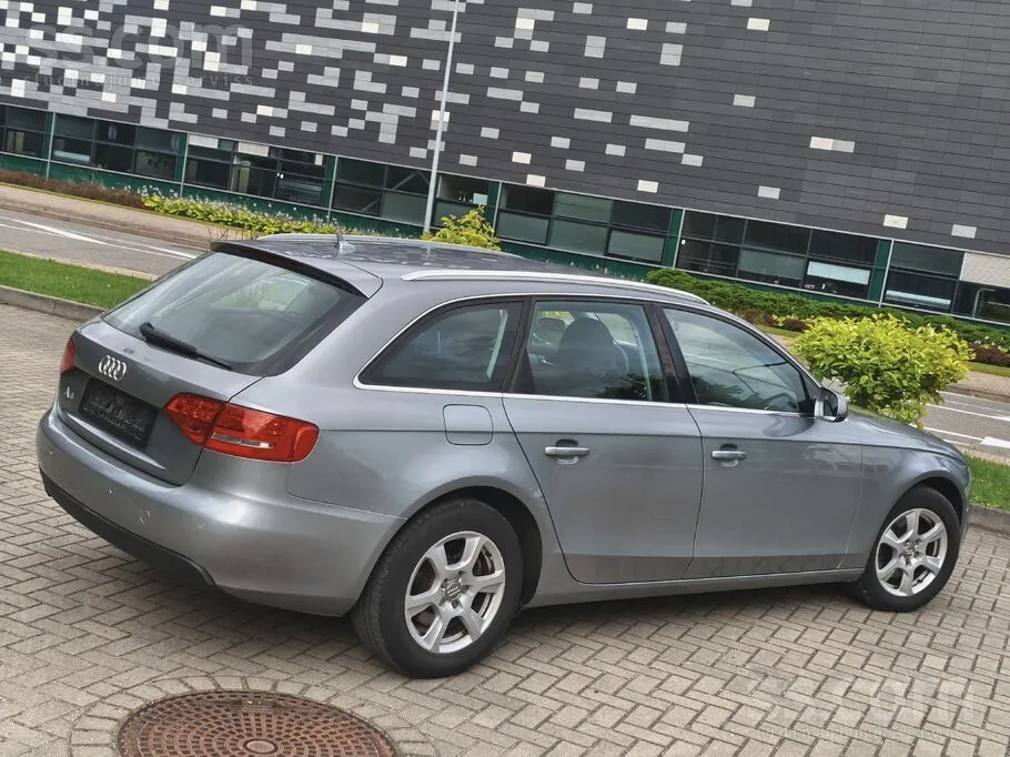 Audi A4 2011 photo 5