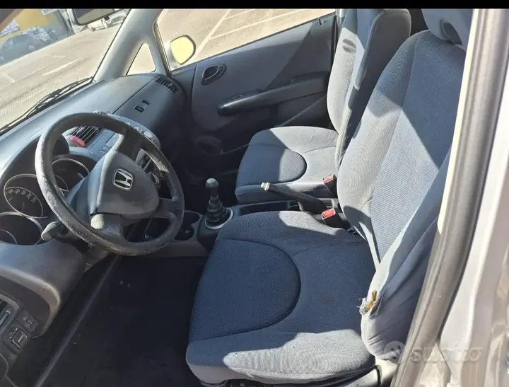 Honda Jazz 2003 photo 2