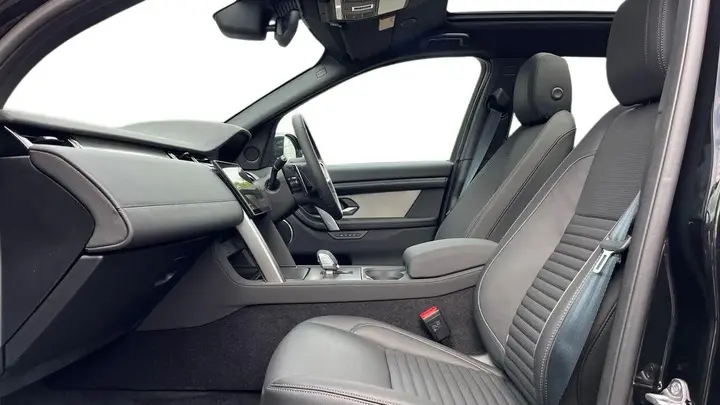 Land Rover Discovery Sport 2026 photo 3
