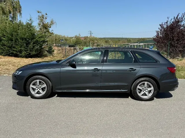 Audi A4 Avant 2019 photo 2