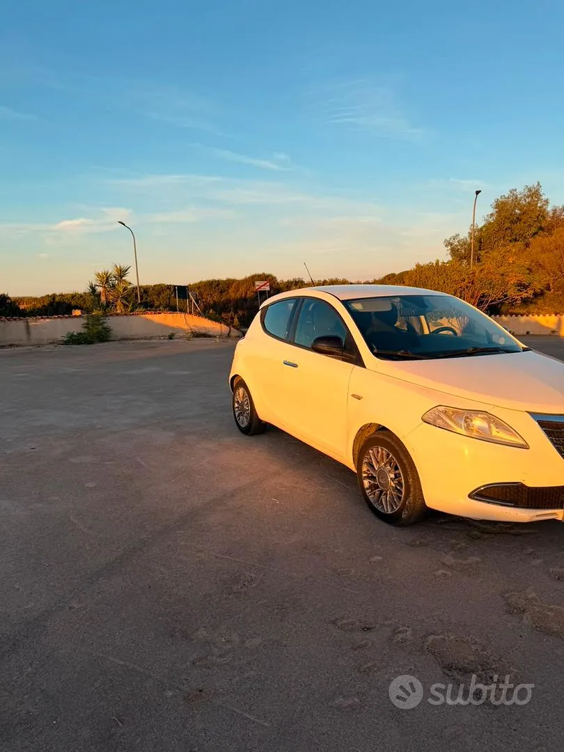 Lancia Ypsilon 2012 photo 3
